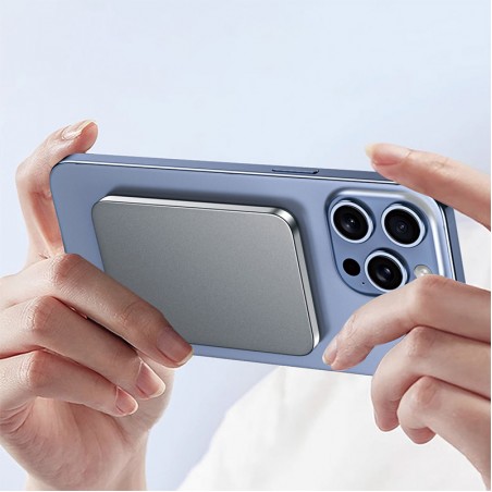 Ultra-thin mini magnetic portable charger