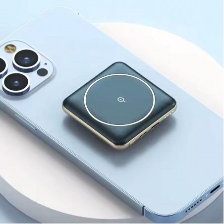 Mini magnetic wireless portable charger
